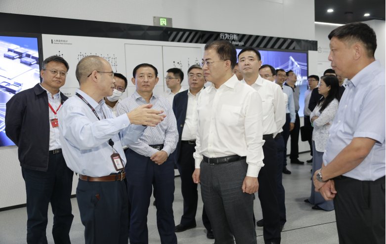 先后前往中国电科所属海康威视