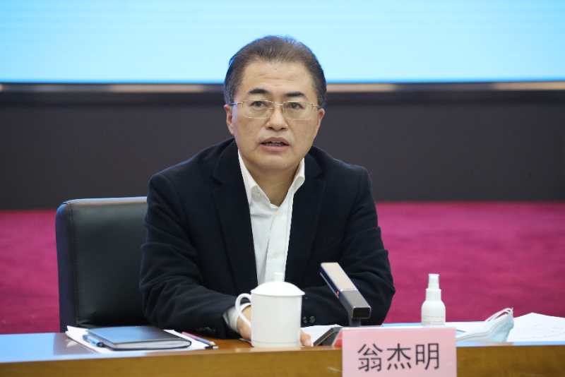 翁杰明指出