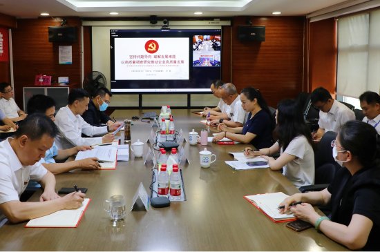 对照阅读九游官方版在线入口与AC米兰
