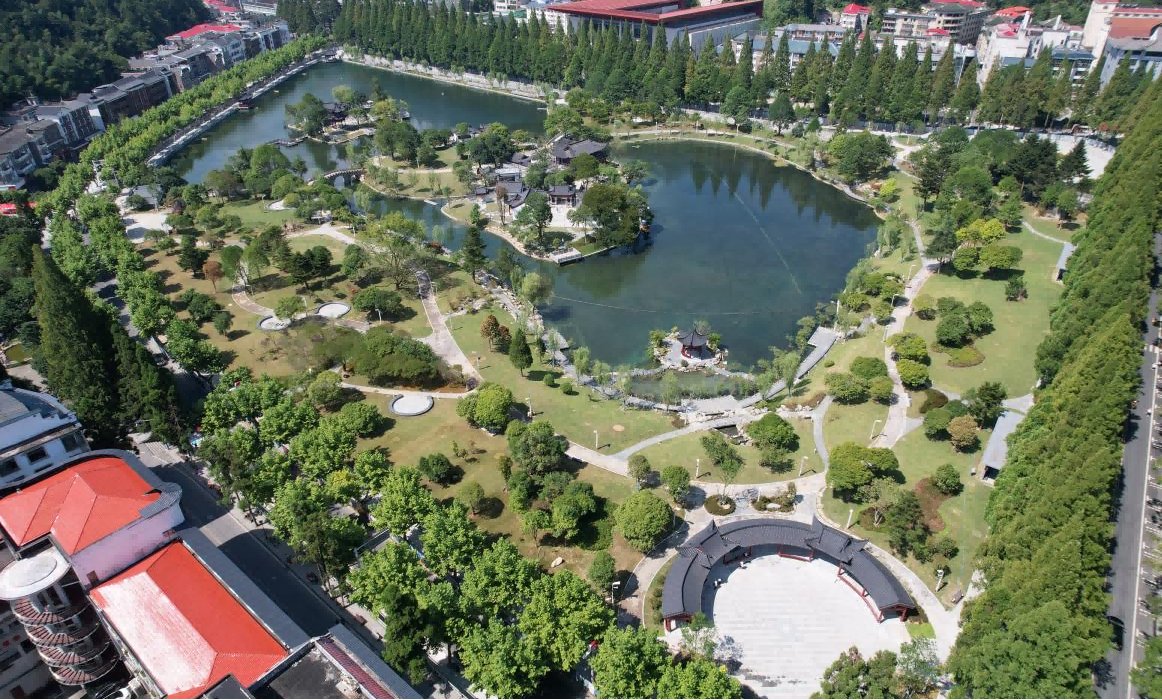 通过遴选并深入研究一批在“乡村+生态