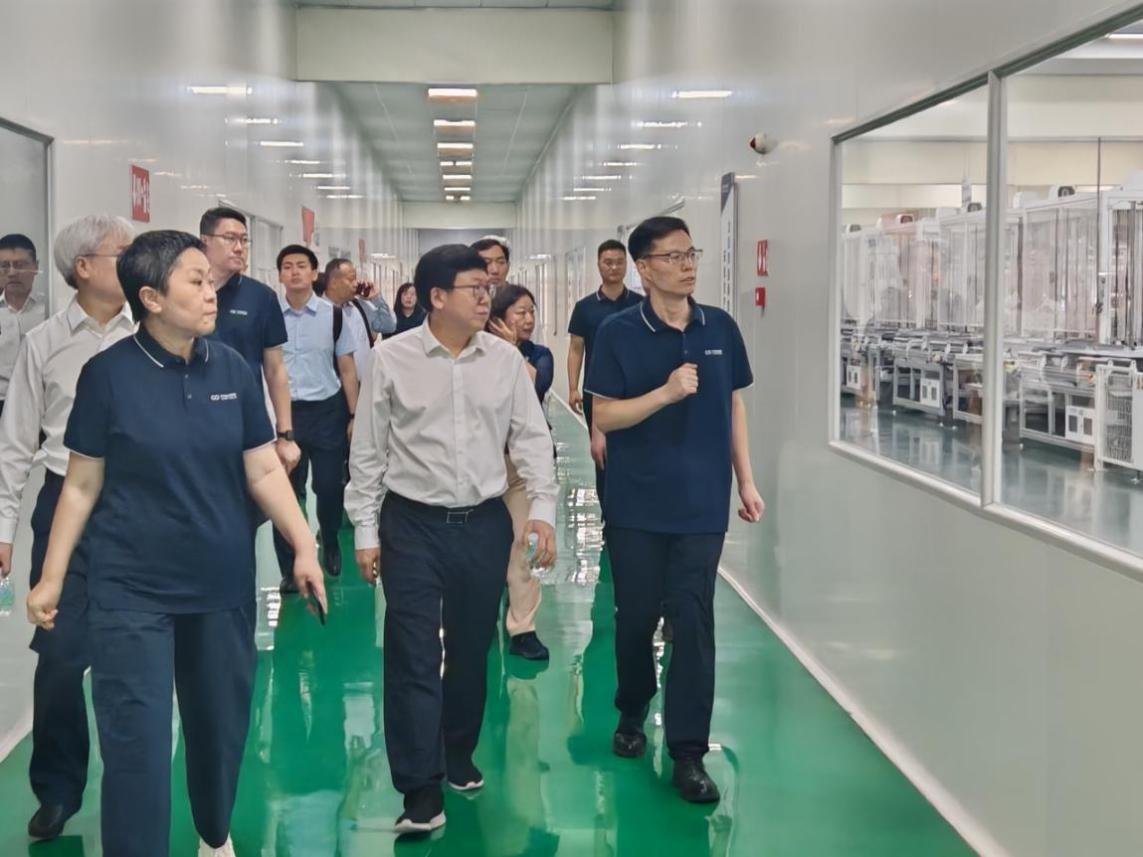 对照阅读这片曾饱受垃圾围困