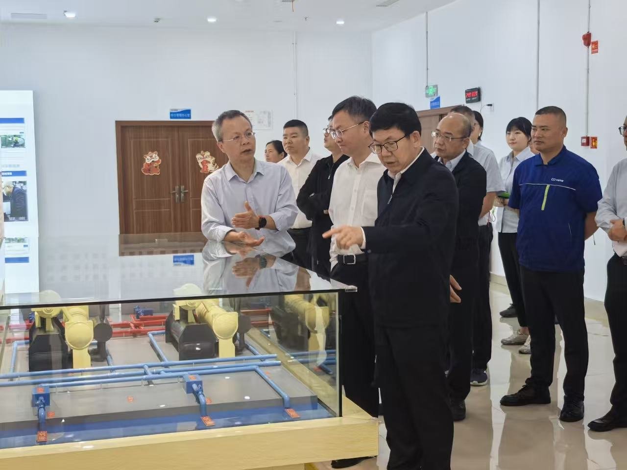 双方围绕深化战略合作展开深入交流